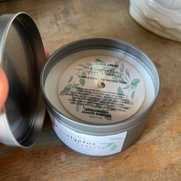 NEW rare Trader Joe’s Limited Edition  Soy Eucalyptus Blogger Fave Candle Winner - Picture 3 of 6